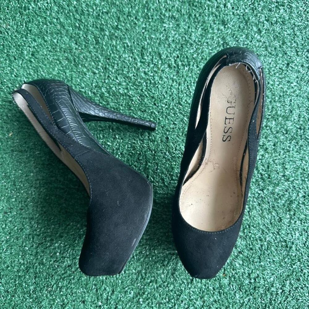 Stunning y2k guess black suede pump